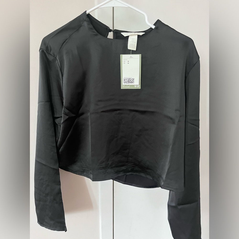 HM silky top. NWT